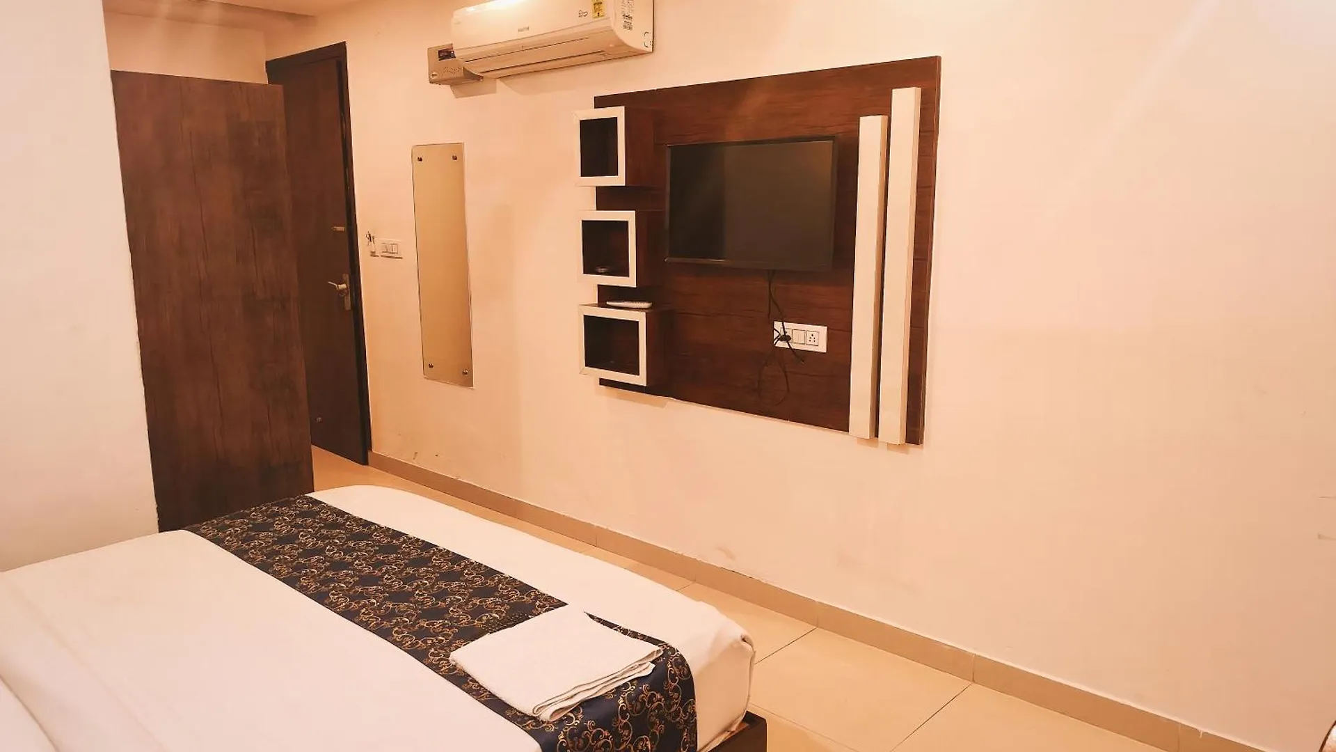 Hotel Tark International A Family Hotel Near Igi Airport Delhi New Delhi